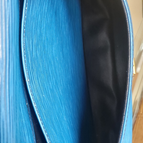 Louis Vuitton Epi Cartouchiere GMToledo Blue Shoulder Crossbody Bag..Authentic.. - Picture 11 of 16